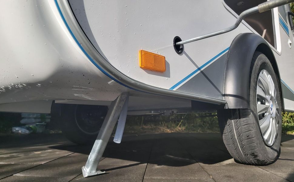 Mini Camper Mini Tommy TMC25.01H 252x140x121cm aero Küche 12V/230V 100km/H 750kg gebremst Modell 26