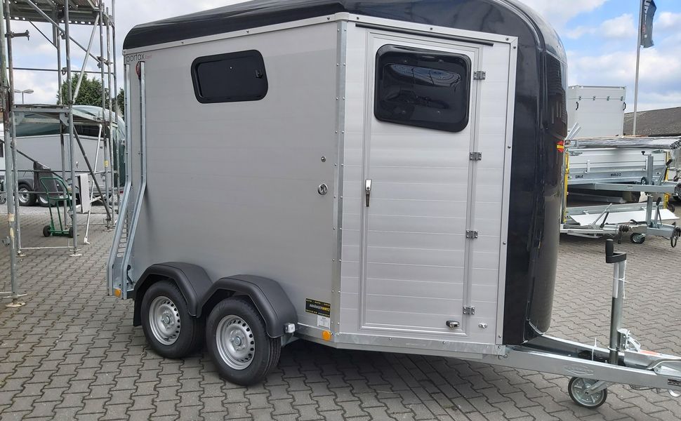 Pferdeanhänger Böckmann Portax Esprit silver&black SKA black Sattelkammer Trittschutz 100km/H 2400kg