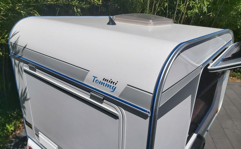 Mini Camper Mini Tommy TMC25 Basic V1 252x140x121cm Küche 100km/H 750kg ohne Bremse Modell 2026