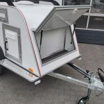 Koffer HundeTransport Anhänger TOM DOG 3 S 3 Boxen Staufach Lüfter Gepäckraum 750kg 100km/H Aktion