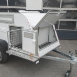 Koffer HundeTransport Anhänger TOM DOG 3 S 3 Boxen Staufach Lüfter Gepäckraum 750kg 100km/H Aktion