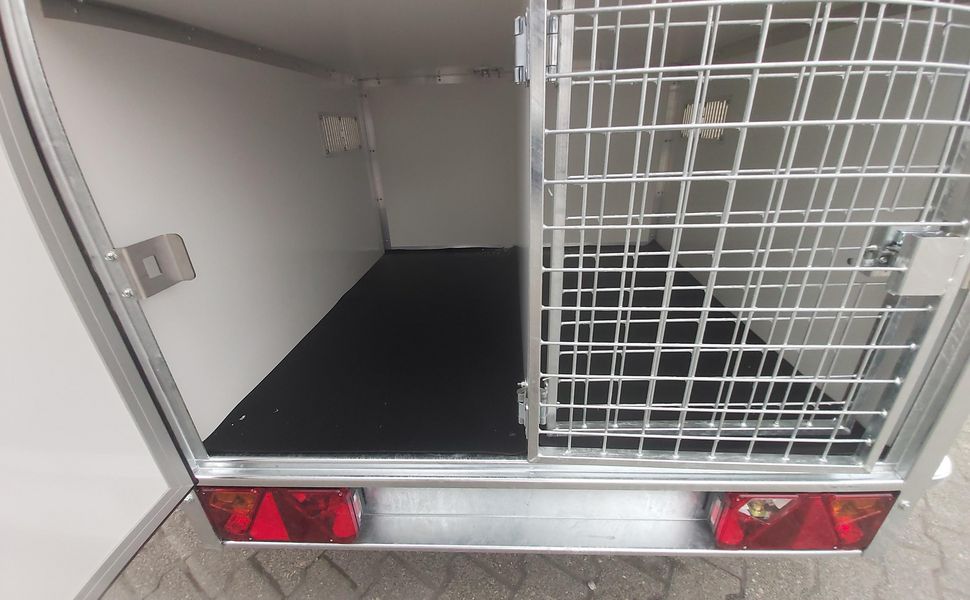 Koffer HundeTransport Anhänger TOM DOG 3 S 3 Boxen Staufach Lüfter Gepäckraum 750kg 100km/H Aktion