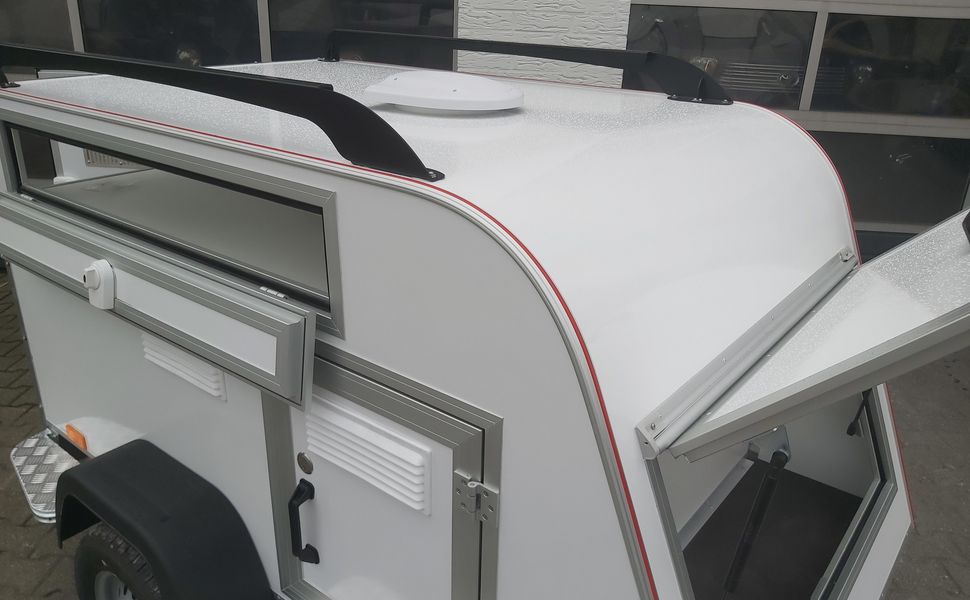 Koffer HundeTransport Anhänger TOM DOG 3 S 3 Boxen Staufach Lüfter Gepäckraum 750kg 100km/H Aktion
