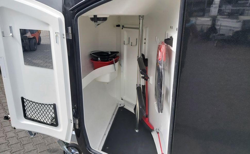 Pferdeanhänger Böckmann Master Premium silver black Dachlüfter WCF 100km/H 2400kg Abverkauf