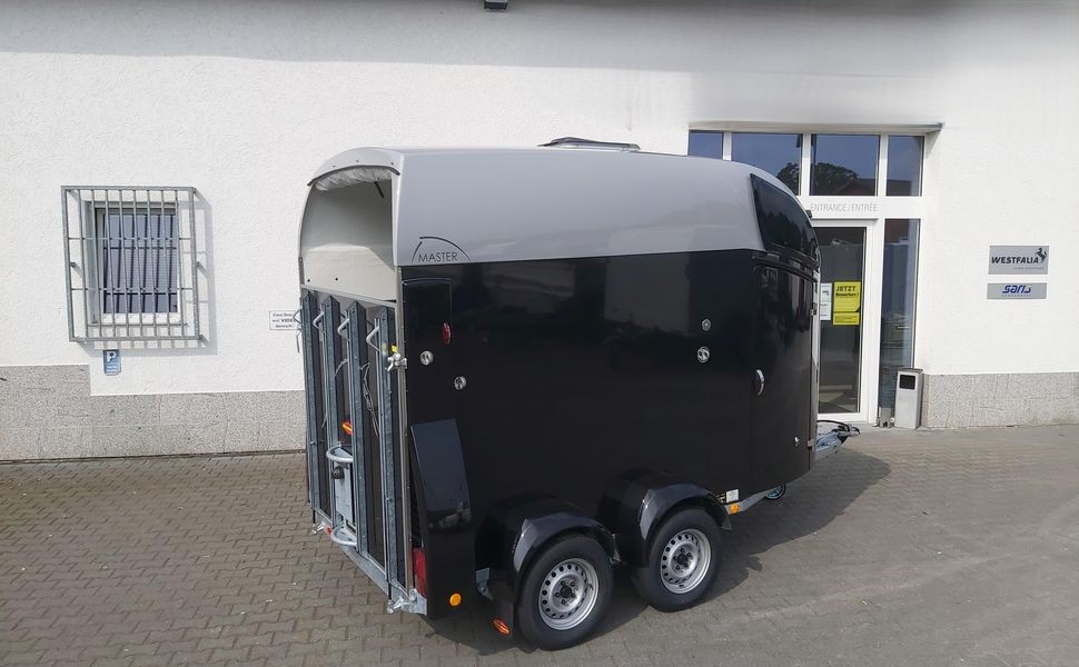 Pferdeanhänger Böckmann Master Premium silver black Dachlüfter WCF 100km/H 2400kg Abverkauf