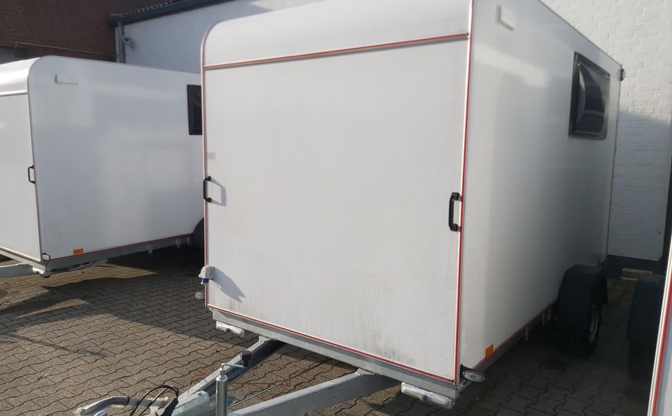 Koffer Sport Camp TFS 360.00 360x180x190cm aero Seitentür 2 Fenster+ DL IL 230V 1300kg 100km/H