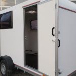 Koffer Sport Camp TFS 360.00 360x180x190cm aero Seitentür 2 Fenster+ DL IL 230V 1300kg 100km/H