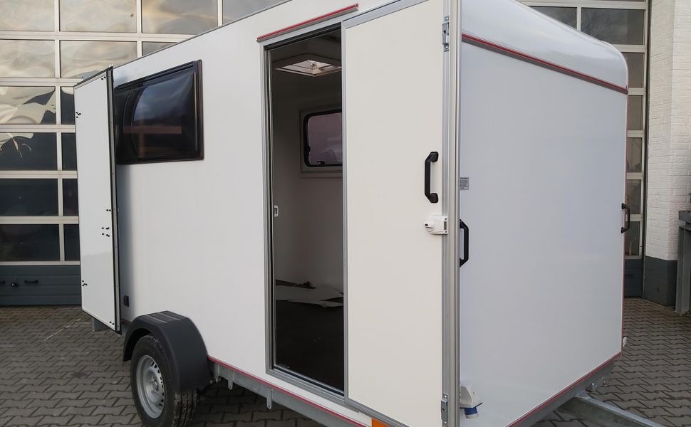 Koffer Sport Camp TFS 360.00 360x180x190cm aero Seitentür 2 Fenster+ DL IL 230V 1300kg 100km/H