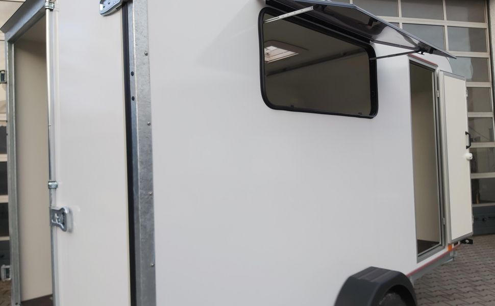 Koffer Sport Camp TFS 360.00 360x180x190cm aero Seitentür 2 Fenster+ DL IL 230V 1300kg 100km/H
