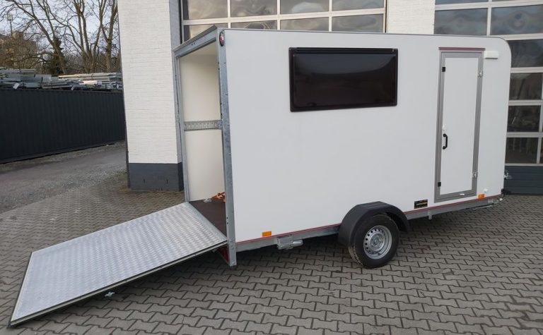 Koffer Sport Camp TFS 360.01 360x180x190cm aero Seitentür Heckrampe 2 Fenster DL IL 230 1300kg 100km