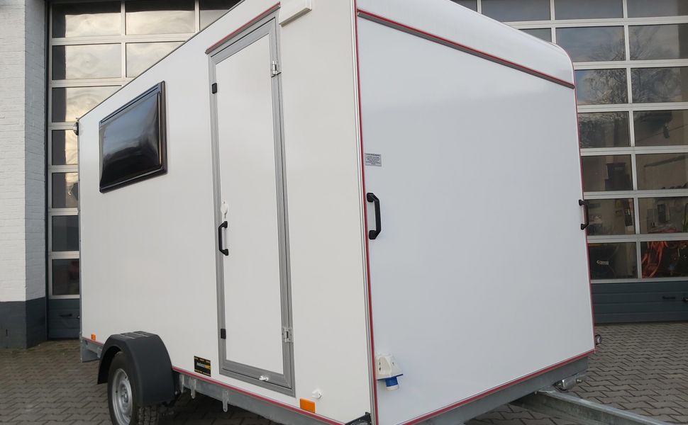 Koffer Sport Camp TFS 360.01 360x180x190cm aero Seitentür Heckrampe 2 Fenster DL IL 230 1300kg 100km
