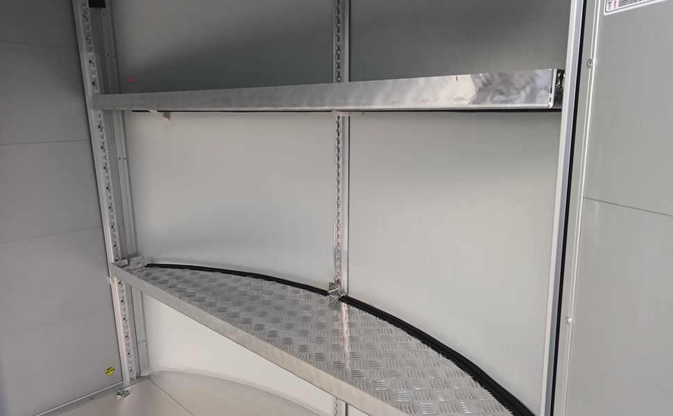 Cargo Roadster 500 312x167x199cm Alu Poly white pro LED Regal Pullman 100km/H 2000kg