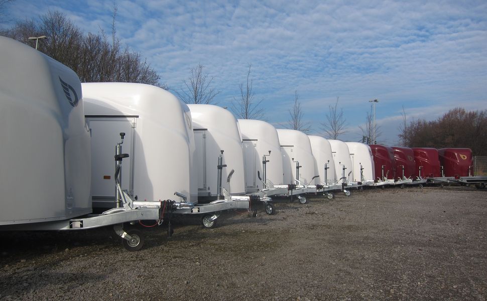 Debon Cargo 1300 300x152x168cm white Seitentür Alufelgen Pullman 100km/H 1300kg